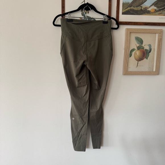 EUC Lululemon Wunder Under Train Everlux Dark Olive 8 - Picture 2 of 5